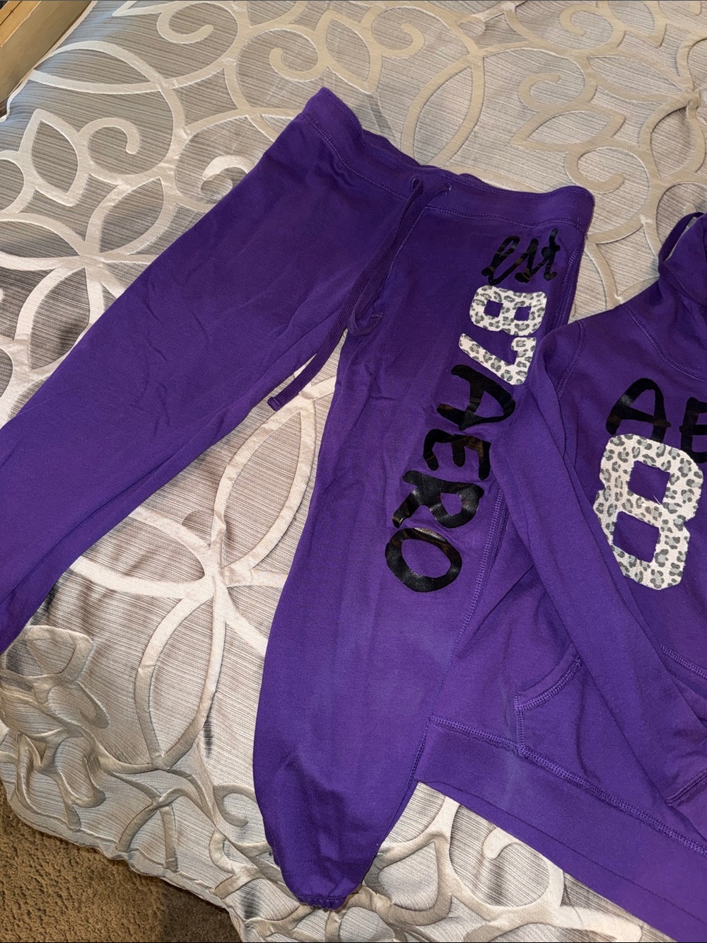 Aeropostale Purple Hoodie and Jogger Set with Leopard '87' Graphic - Picture 6 of 7